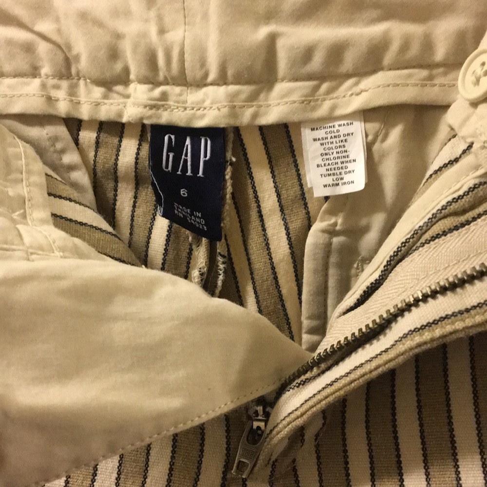 Capris - Picture 3 of 4